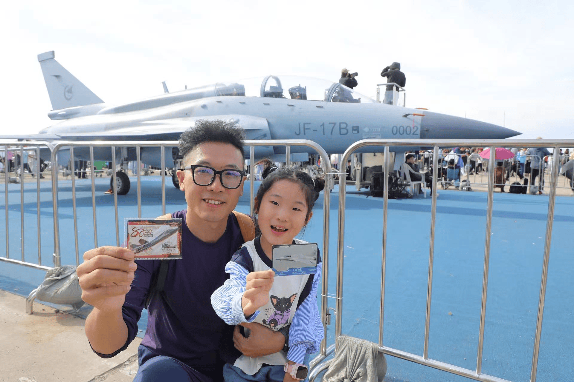 Z世代“社交货币”背后的文化新消费引擎麻将胡了2模拟器试玩卡牌经济崛起：解锁(图1)